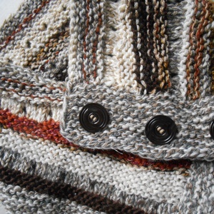 Swing kötött sál/ Kötött sál/Különleges sál/ Gombos sál - Meska.hu