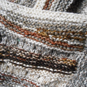 Swing kötött sál/ Kötött sál/Különleges sál/ Gombos sál - ruha & divat - sál, sapka, kendő - sapka - Meska.hu