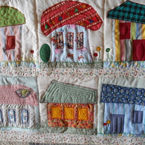 Falvédő / házikós falvédő / gyerekszobai falvédő /különleges falvédő/ egyedi favédő, Baba - mama, Babaszoba dekoráció, Falvédő gyerekszobába, Patchwork, foltvarrás, Varrás, MESKA