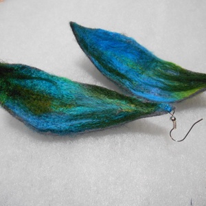 Nemezelt fülbevaló, Ékszer, Fülbevaló, Lógó fülbevaló, , Megrendelésre készítettem icaneni1-nek ezt a fülbevalót. Tűnemezeléssel készült, filc alapra. 
Mére..., MESKA