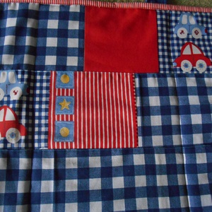 Falvédő kiskiúknak/ Autós falvédő/ Red car/Gyerekszoba - baba - mama - babaszoba dekoráció - falvédő gyerekszobába - Meska.hu