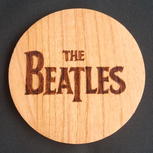 Poháralátét Beatles kedvelőknek, Otthon & Életmód, Konyhafelszerelés, tálalás, Tálalás, Tányér- és poháralátét, Gravírozás, pirográfia, MESKA