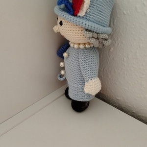 II.Erzsébet brit királynő - játék & sport - plüssállat & játékfigura - ember - Meska.hu