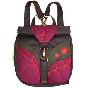 Hátizsák/válltáska, Táska & Tok, Variálható táska, Varrás, Állítható magasságú, variálható kistáska sok zsebbel.
Az alapanyaga ciklámen, olívazöld és sötétbar..., MESKA