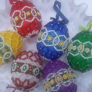 Hímes tojások, Karácsony, Karácsonyi lakásdekoráció, Ünnepi asztaldekoráció, Gyöngyfűzés, gyöngyhímzés, MESKA