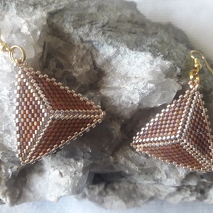 Triangle fülbevaló, Ékszer, Fülbevaló, Lógó fülbevaló, Ékszerkészítés, Gyöngyfűzés, gyöngyhímzés, Meska