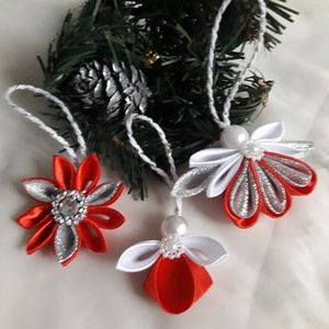 Kanzashi karácsonyi szett - karácsony - karácsonyi lakásdekoráció - karácsonyfadíszek - Meska.hu