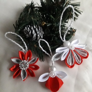Kanzashi karácsonyi szett - karácsony - karácsonyi lakásdekoráció - karácsonyfadíszek - Meska.hu