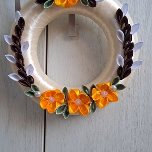 Kanzashi ajtódísz- ünnep , húsvét , tavasz  - otthon & életmód - dekoráció - ajtó- és ablak dekoráció - ajtódísz & kopogtató - Meska.hu