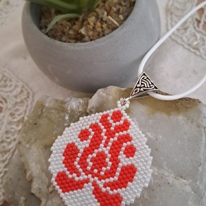 Tulipán mintás medál - ékszer - nyaklánc - medál - Meska.hu