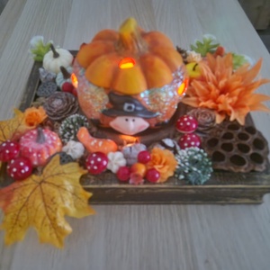 Őszi ládika világító tökkel - otthon & életmód - dekoráció - halloween - halloweeni asztaldísz - Meska.hu