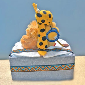 SZAFARI bababox, névre szóló babalátogató pelenkatorta, babaüdvözlő ajándék - baba - mama - pelenkázó, babafürdető kellékek - pelenkatorta - Meska.hu