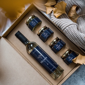 Mézbor akácmézből és 4 méz ajándékdobozban  - Meska.hu