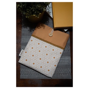 Könyvtok Csipkés, Otthon & Életmód, Papír, írószer, Könyv- és füzetborító, Varrás, MESKA