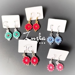 Virágos lógós fülbevaló, Ékszer, Fülbevaló, Lógó fülbevaló, Gyöngyfűzés, gyöngyhímzés, MESKA