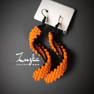 Csavart narancs lógós fülbevaló, Ékszer, Fülbevaló, Lógó fülbevaló, Gyöngyfűzés, gyöngyhímzés, MESKA