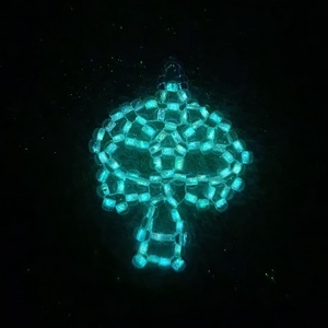 Foszforeszkáló koponya füli - ékszer - fülbevaló - lógó fülbevaló - Meska.hu