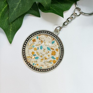 Türkiz és világosbarna virág medálos kulcstartó - táska & tok - kulcstartó & táskadísz - kulcstartó - Meska.hu