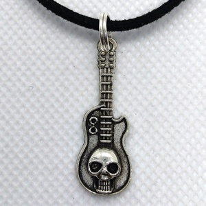 Halálfejes gitár medálos, choker nyaklánc - ékszer - nyaklánc - medálos nyaklánc - Meska.hu