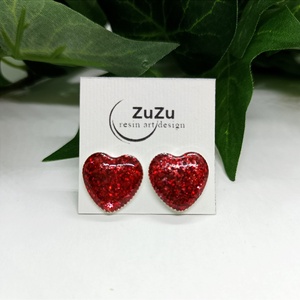 Csillogó piros színű szivecske műgyanta pötty fülbevaló  - ékszer - fülbevaló - pötty fülbevaló - Meska.hu