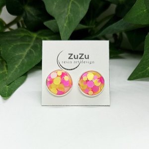 Színes rózsaszín, pink és sárga irizáló pöttyös beszúrós műgyanta fülbevaló  - ékszer - fülbevaló - pötty fülbevaló - Meska.hu