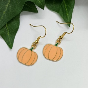  Narancssárga Halloween tök medálos, lógós fülbevaló arany szerelékkel , Otthon & Életmód, Dekoráció, Halloween, Halloweeni ékszerek, Ékszerkészítés, MESKA