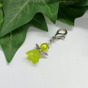 Világoszöld színű angyalka medálos kulcstartó, táskadísz - táska & tok - kulcstartó & táskadísz - táskadísz - Meska.hu