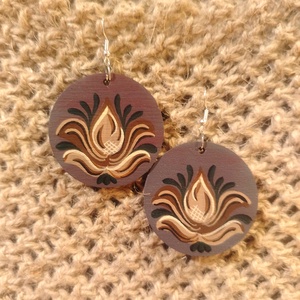 Virágmintás fülbevaló  - ékszer - fülbevaló - lógós kerek fülbevaló - Meska.hu