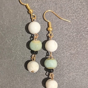 Lógós fülbevaló gyöngyökkel, Ékszer, Fülbevaló, Lógó fülbevaló, Ékszerkészítés, MESKA