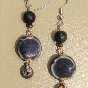 Lógós fülbevaló gyöngyökkel - ékszer - fülbevaló - lógó fülbevaló - Meska.hu Lógós fülbevaló gyöngyökkel - ékszer - fülbevaló - lógó fülbevaló - Meska.hu