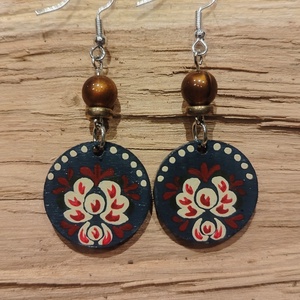 Virágos festett fülbevaló  - Meska.hu