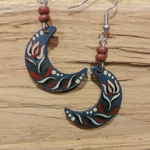 Virágos festett fülbevaló  - Meska.hu