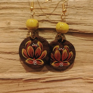Virágos festett fülbevaló , Ékszer, Fülbevaló, Lógós kerek fülbevaló, Festett tárgyak, MESKA