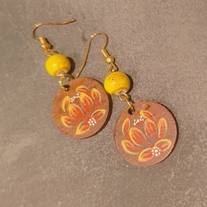 Virágos festett fülbevaló  - ékszer - fülbevaló - lógós kerek fülbevaló - Meska.hu Virágos festett fülbevaló  - ékszer - fülbevaló - lógós kerek fülbevaló - Meska.hu