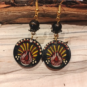 Virágos festett fülbevaló , Ékszer, Fülbevaló, Lógós kerek fülbevaló, Festett tárgyak, MESKA