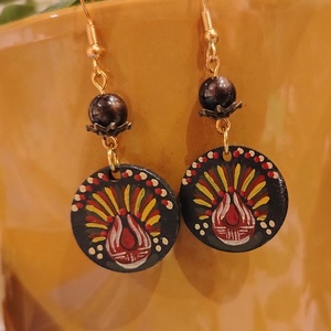 Virágos festett fülbevaló  - ékszer - fülbevaló - lógós kerek fülbevaló - Meska.hu