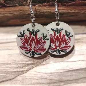 Virágos festett fülbevaló  - Meska.hu