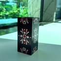 Hasáb alakú fa mécsestartó ezüst és piros pontmandala díszítéssel, ajándék ledes mécsessel, 11x5 cm - Meska.hu